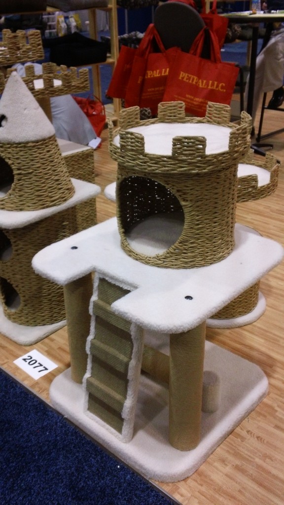 Recycled paper Cat Play Tree